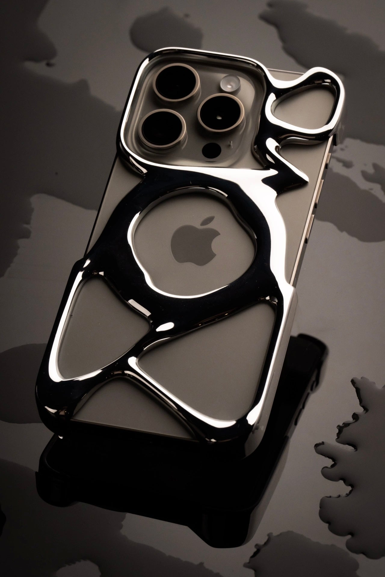 Hollowed Out Creative MagSafe Cover